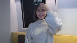 颜值妹子露脸口交粉红龟头，卖力口交无套女上位啪啪做爱，掰腿侧入 第一视角掰穴自慰超级粉嫩红蝴蝶